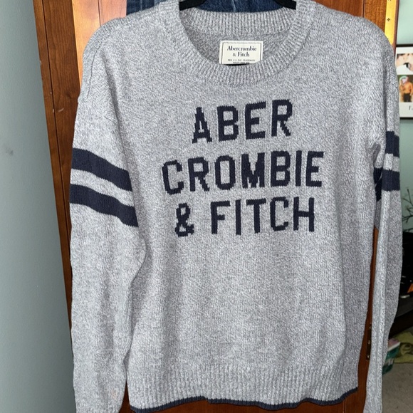 Vintage circa 2000’s Abercrombie and Fitch sweater. Size medium. - Picture 4 of 4